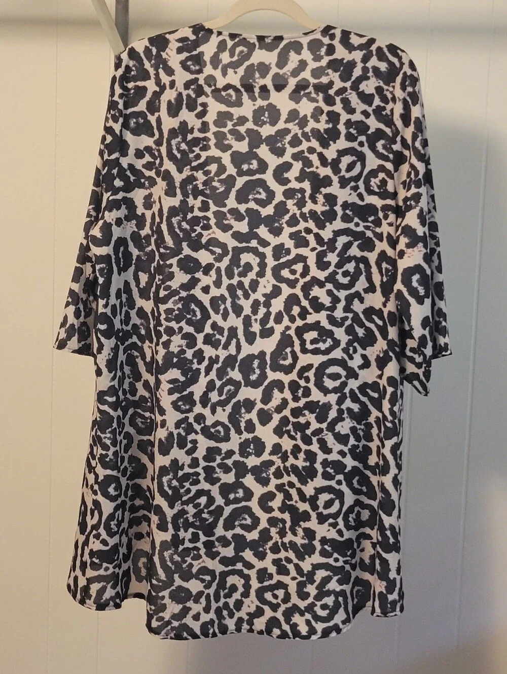 Black & white animal print open cover up kimono duster silky cardigan shawl. M
